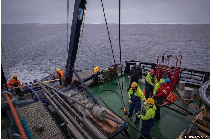 Arctic Ocean Sediments Uncover Past Permafrost Thaw Amid Climate Warming