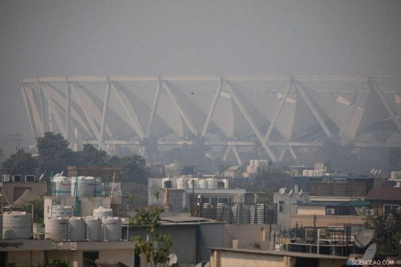 Delhi Suffers Severe Smog as Farm Fires Intensify