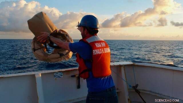 Innovative Global Sea‑Level Monitoring System Proposed by University of Miami Researcher