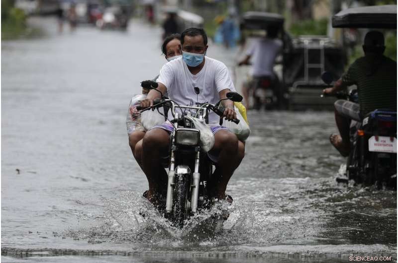 Typhoon Displaces 120,000 Filipinos; 8 Missing as Storm Hits Northern Provinces