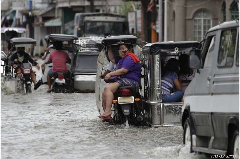Typhoon Displaces 120,000 Filipinos; 8 Missing as Storm Hits Northern Provinces