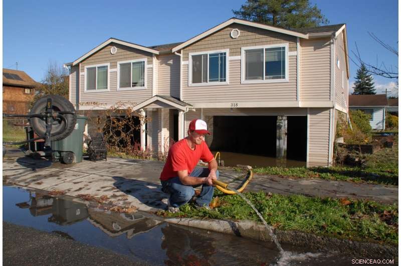 Balancing Flood Risk and Cost: Uncertainties Drive Home Elevation Decisions