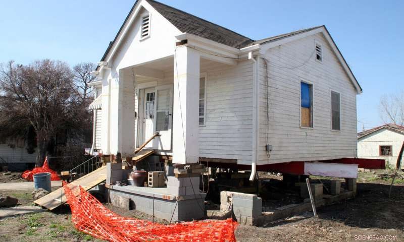 Balancing Flood Risk and Cost: Uncertainties Drive Home Elevation Decisions