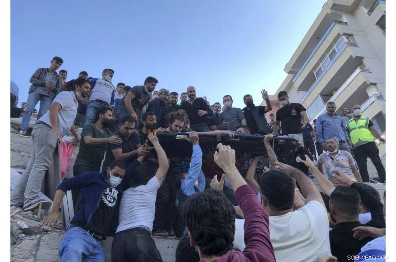 Deadly 7.2‑Magnitude Earthquake Hits Turkish Coast and Greek Island, 19 Fatalities