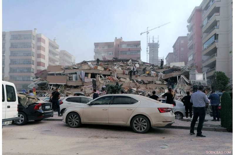 Deadly 7.2‑Magnitude Earthquake Hits Turkish Coast and Greek Island, 19 Fatalities