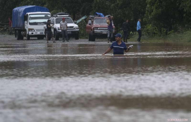 Honduras Hit by Hurricane Eta: Heavy Rains Trigger Deadly Mudslides