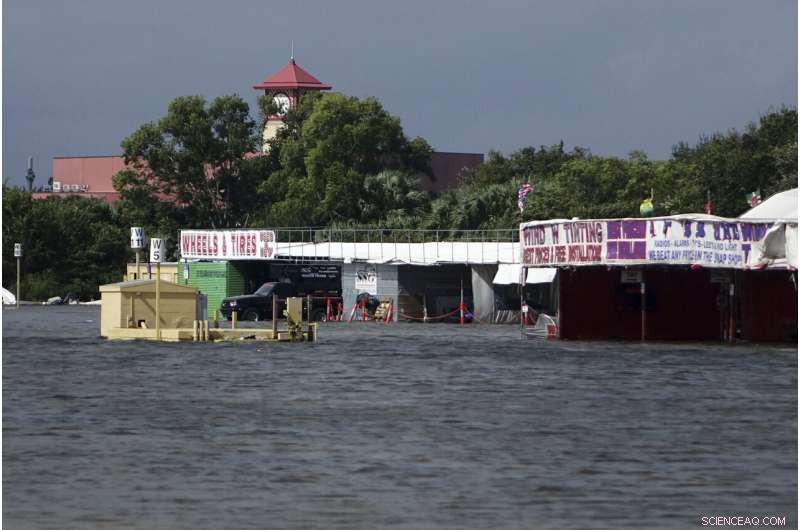 Tropical Storm Eta Causes Flooding in Already Saturated Florida Cities