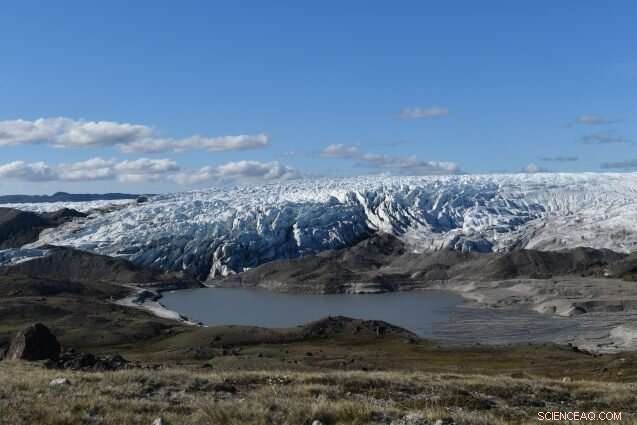 Ancient Lake Bed Unearthed Beneath Greenland Ice: Scientists Reveal Surprising Discovery