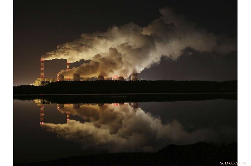 UN Climate Chief Says Big Polluters’ Pledges Boost Paris Agreement Prospects