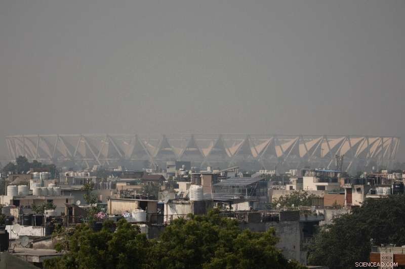 Covid‑19 and Air Pollution: A Dangerous Synergy