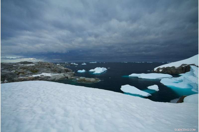 Changes in Southern Hemisphere Atmospheric Rivers May Accelerate Antarctic Ice Melt