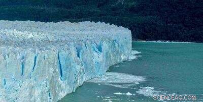 Earth’s Largest Ice Mass Faces Threat as Ocean Temperatures Rise