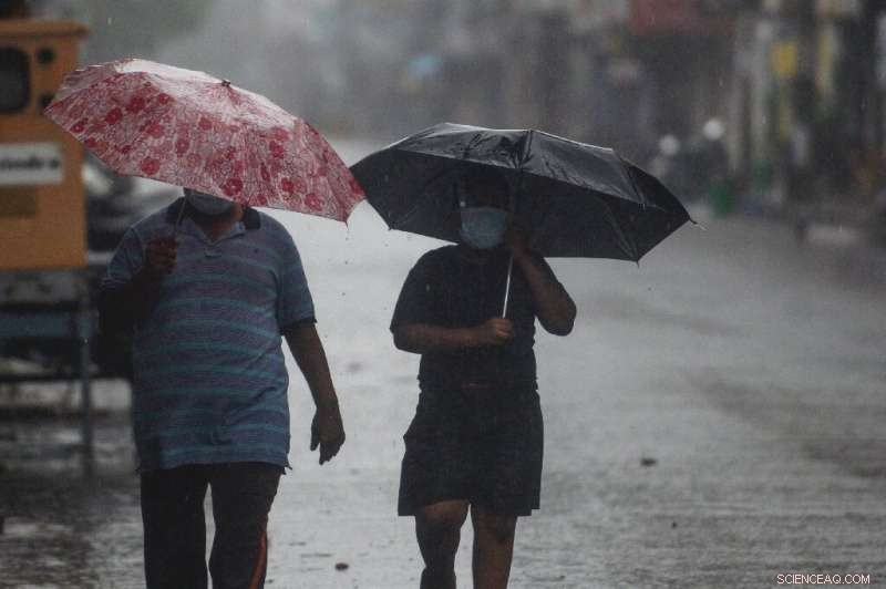 Hundreds of Thousands Evacuated: India’s Cyclone Nivar Spares Lives