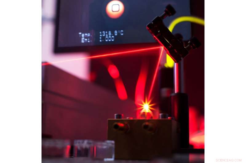 Early Earth: Venus-Like Atmosphere Revealed by New Research