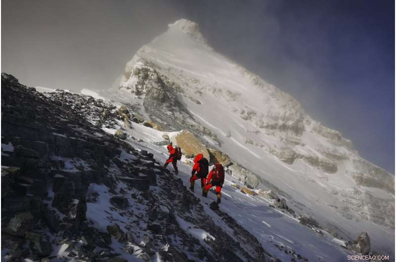 China & Nepal Reveal Mount Everest s New Height, Slightly Taller Than Before