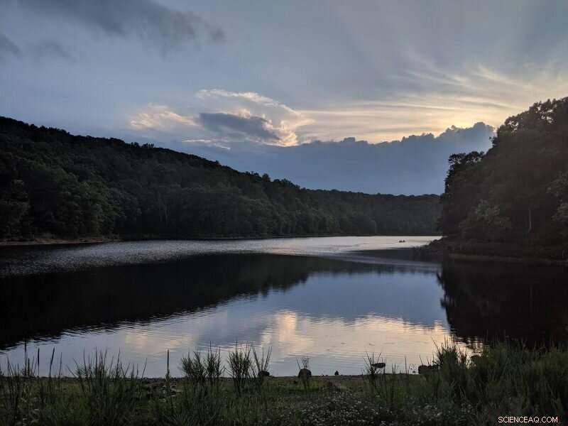 Low Oxygen in Lakes and Reservoirs May Accelerate Global Climate Change