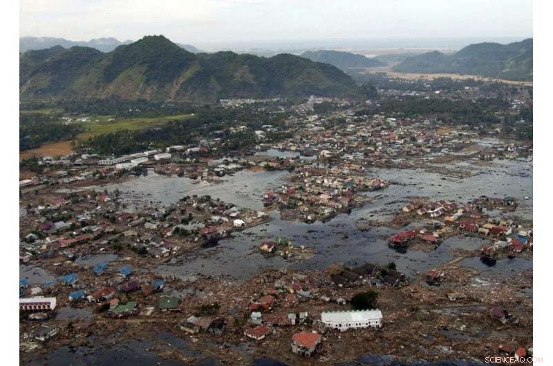 Commercial Vessels as Innovative Tsunami Early‑Warning Systems for the Pacific Northwest