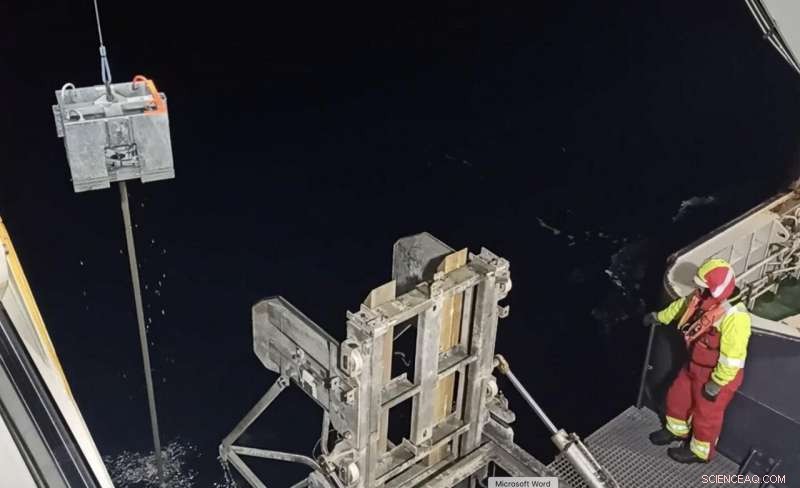 Moon s Gravitational Pull Drives Methane Release in the Arctic Ocean