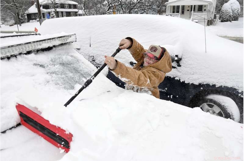 Massive Snowstorm Covers Northeast, Shutting Down Communities