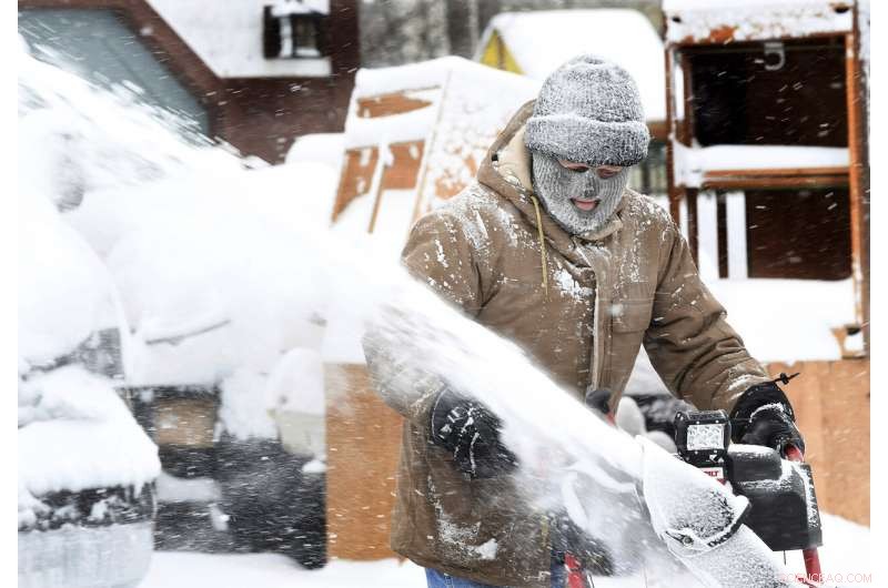 Massive Snowstorm Covers Northeast, Shutting Down Communities