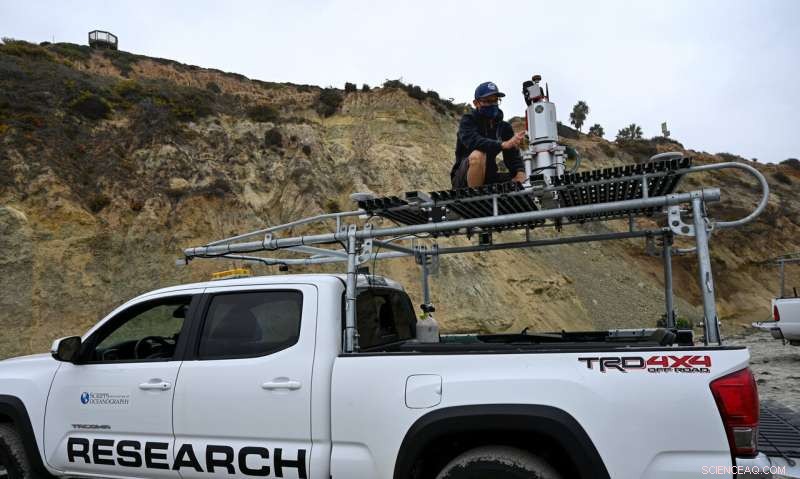 New Study Reveals How Rain and Waves Drive Cliff Erosion, Enhancing Forecast Accuracy