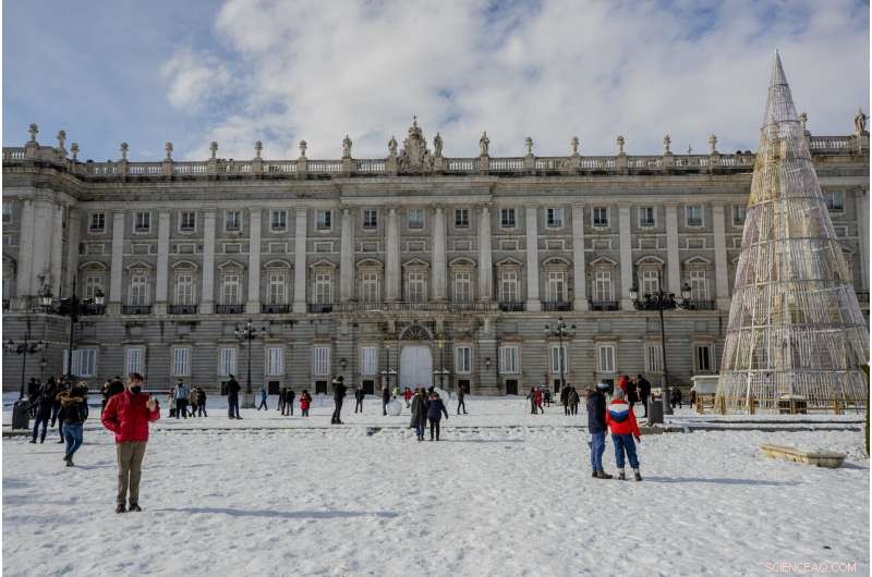 Spain Ramps Up Snow Clearing After Storm Filomena
