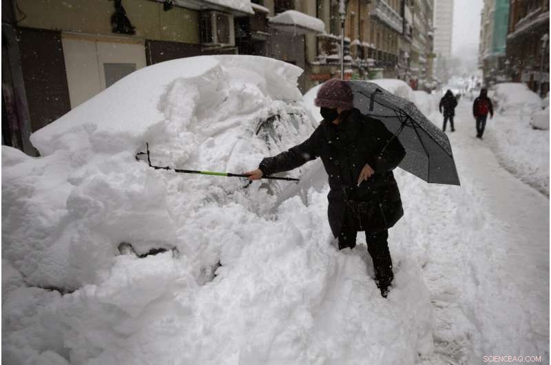 Record Snowstorm Claims Four Lives, Halts Major Spanish Regions