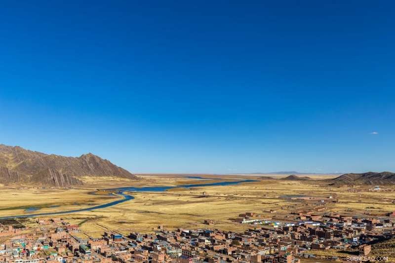 The Vanishing of Bolivia s Second Largest Lake: Causes and Paths to Restoration