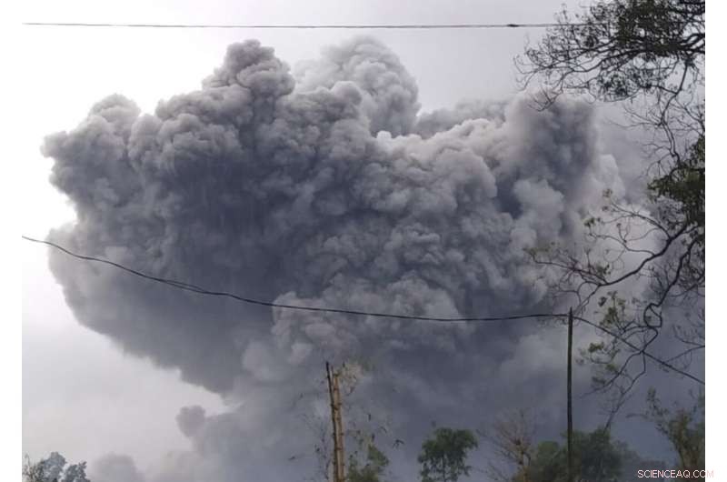 Semeru Volcano on Java Releases Scorching Plumes, Raising Alarms