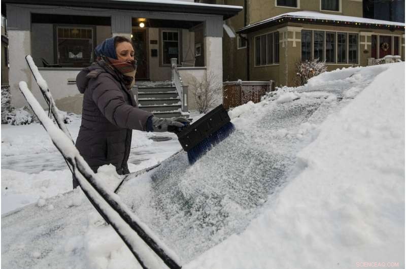 Massive Winter Storm Blankets Midwest, Disrupts Travel – Updated Coverage
