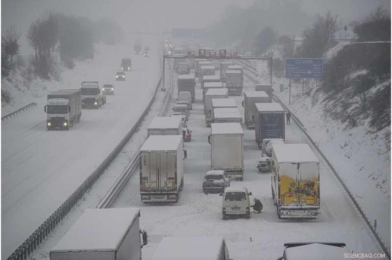 Heavy Snow and Ice Cause Major Transport Disruptions Across Central and Northern Europe