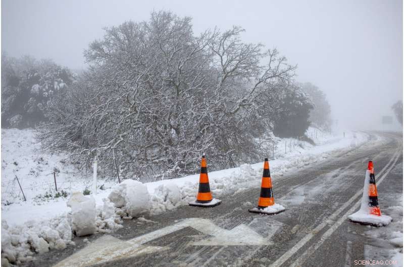 Heavy Snowfall and Gale-force Winds Strike Middle East in Powerful Winter Storm