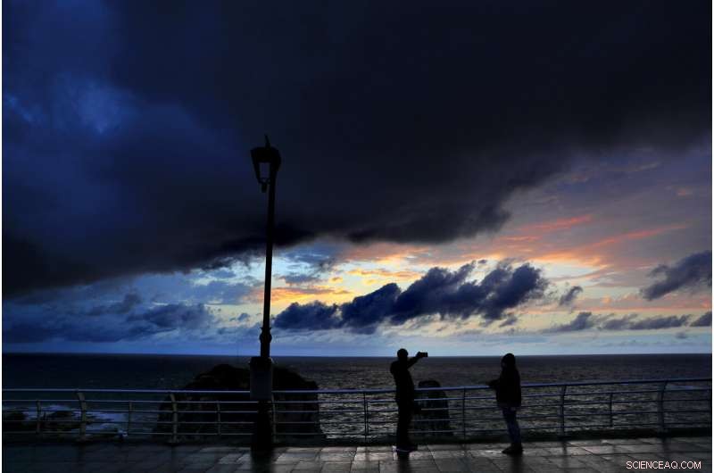 Heavy Snowfall and Gale-force Winds Strike Middle East in Powerful Winter Storm
