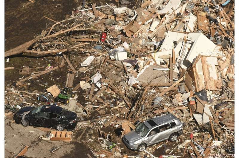 A Nationwide Storm Warning: 100 Million Americans Prepare for Intense Cold, Ice, and Snow