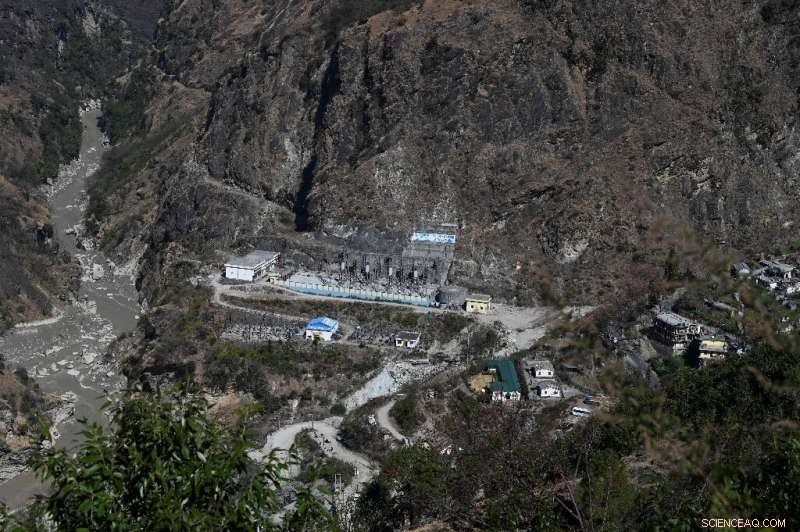 India s Glacier Collapse Sparks Deadly Flood, Exposing Himalayan Risks