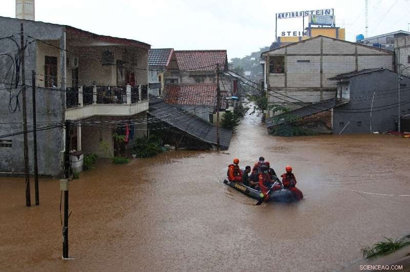 Jakarta Struck by Floods: Major Roads and Neighborhoods Severely Affected