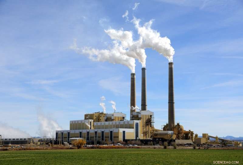 Revolutionary Sponge Technology Captures CO₂ Directly from the Atmosphere