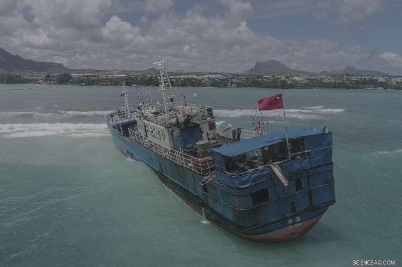 Mauritius Responds as Chinese-Flagged Trawler with 130 Tons of Oil Runs Aground