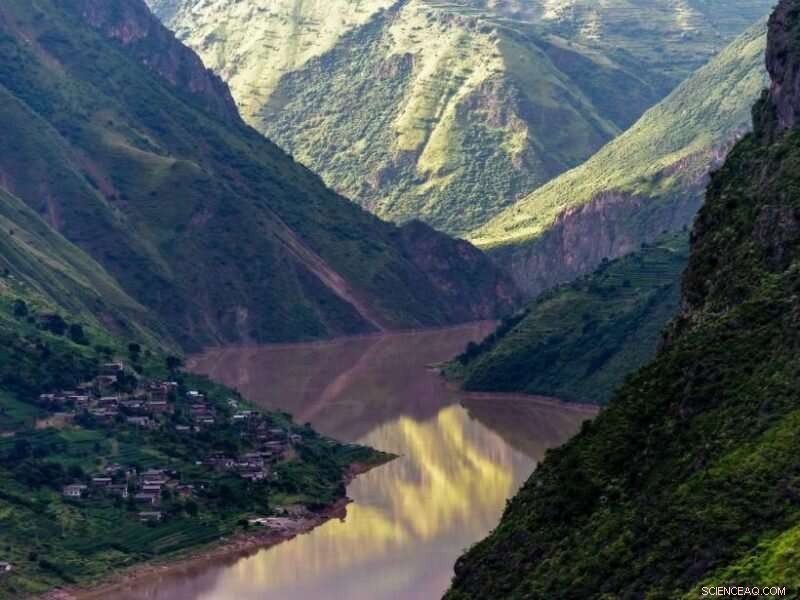 Scientists Pinpoint the Age of the Yangtze River Using Sediment Analysis