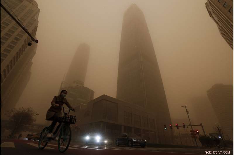 China’s Record Sandstorm Forces Flight Cancellations Across the Nation