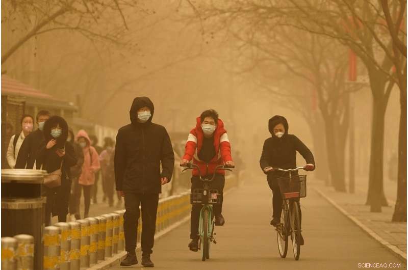 China’s Record Sandstorm Forces Flight Cancellations Across the Nation