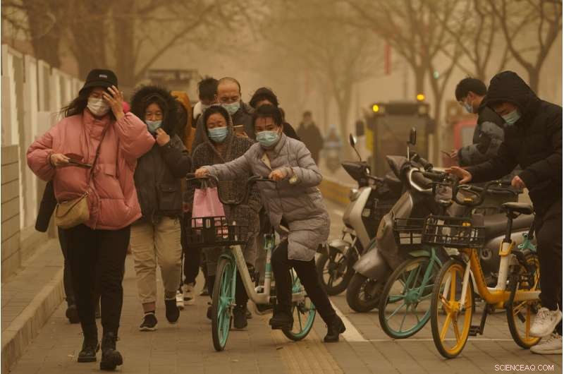 China’s Record Sandstorm Forces Flight Cancellations Across the Nation