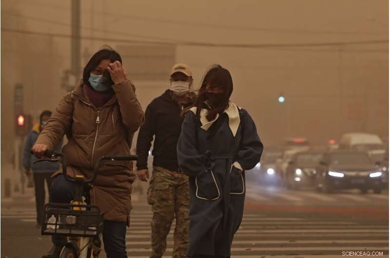 China’s Record Sandstorm Forces Flight Cancellations Across the Nation