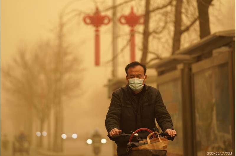 China’s Record Sandstorm Forces Flight Cancellations Across the Nation