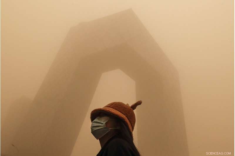 China’s Record Sandstorm Forces Flight Cancellations Across the Nation