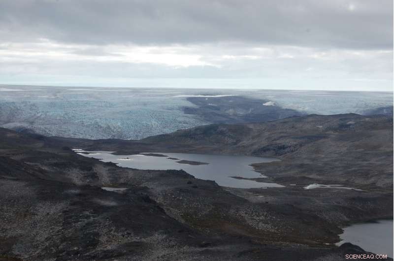 Scientists Detect Earliest Earth s Magma Ocean in Greenland Rocks