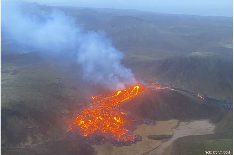 Icelandic Volcano Eruption Subsides, No Impact on Flights