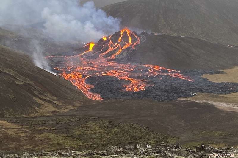 Icelandic Volcano Eruption Subsides, No Impact on Flights