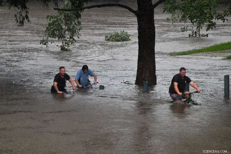 Thousands Evacuated as Sydney Faces Record‑Breaking Floods