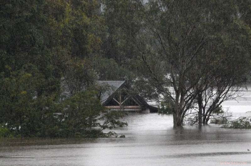 Thousands Evacuated as Sydney Faces Record‑Breaking Floods